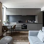 Limehome Schillerstrasse Aparthotel 4*