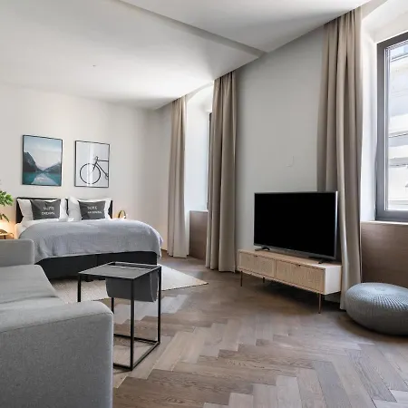 Aparthotel Limehome Schillerstrasse 3*